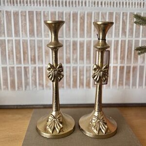 NWT Cupcakes & Cashmere Elegant Gold Candle Holders with Bow Accents